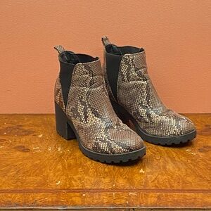 Dirty Laundry Lisbon Women Size 7 Ankle Boots, Brown Faux Snake 3” Heels
